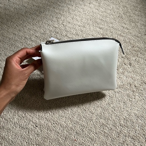 NWT Silver/Pearl-Toned Clutch Bag w/ Strap Loops - Picture 2 of 4